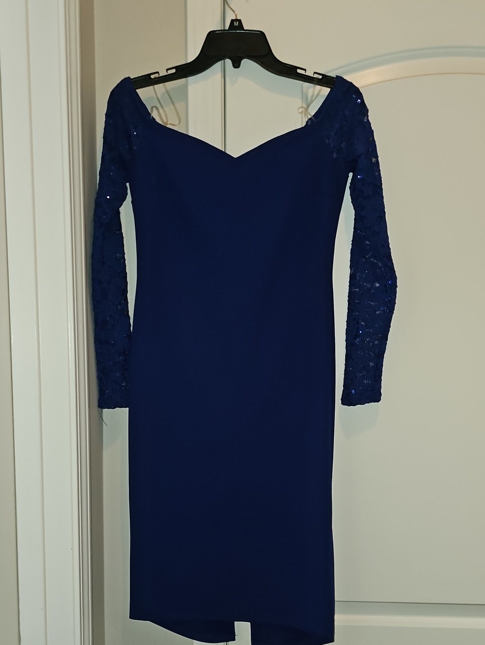 Chic Blue Long-Sleeve Sequin Dress